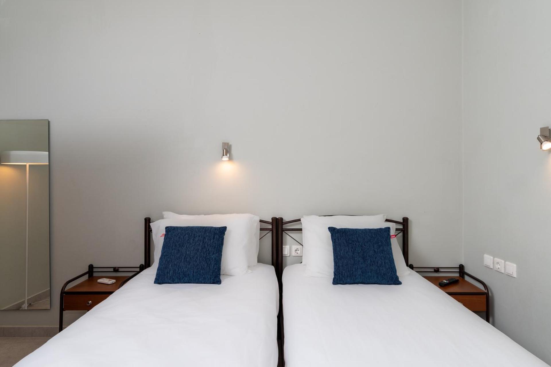 Stratos By Mroom Apartments Makrýgialos Eksteriør billede