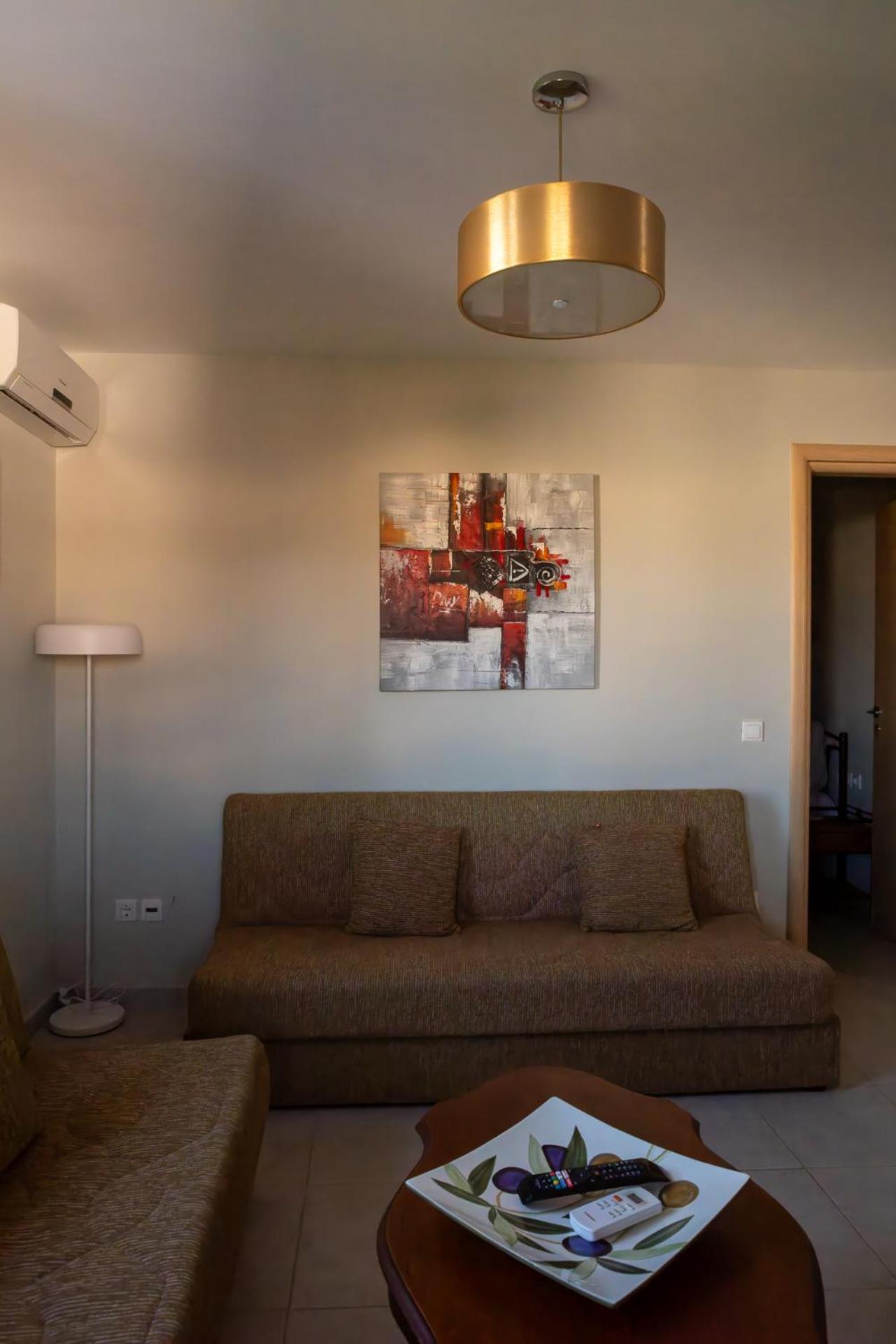 Stratos By Mroom Apartments Makrýgialos Eksteriør billede