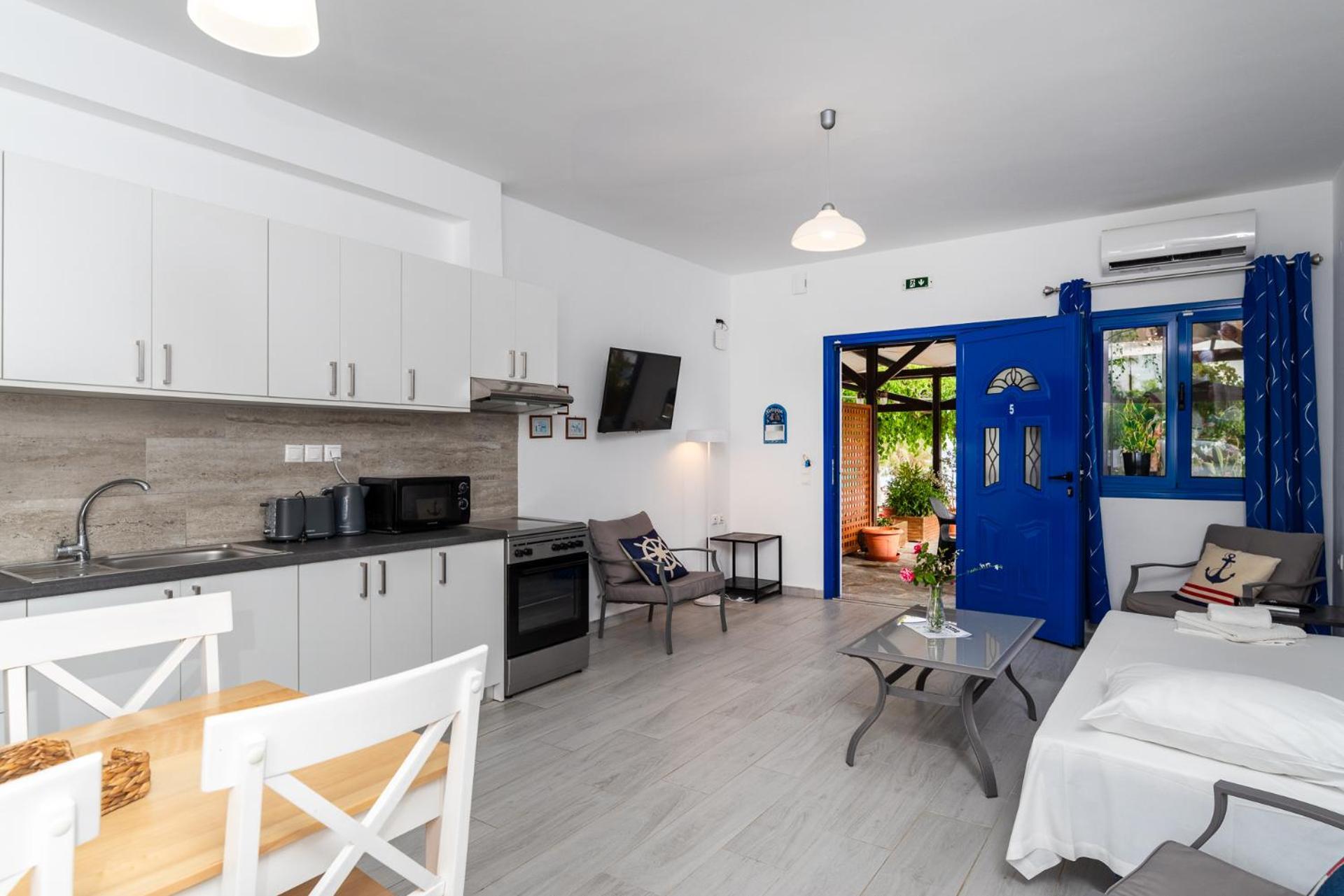 Stratos By Mroom Apartments Makrýgialos Eksteriør billede