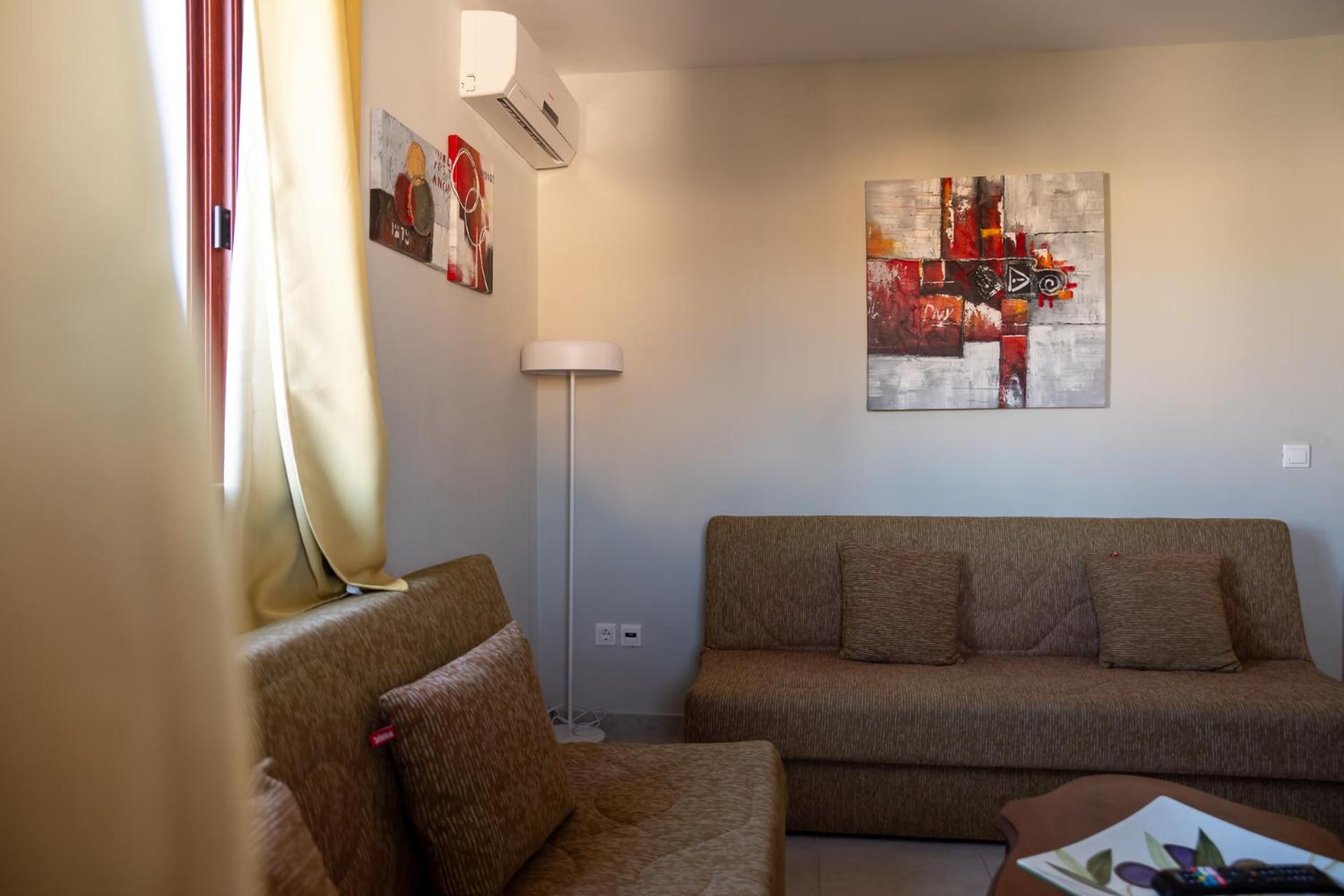 Stratos By Mroom Apartments Makrýgialos Eksteriør billede